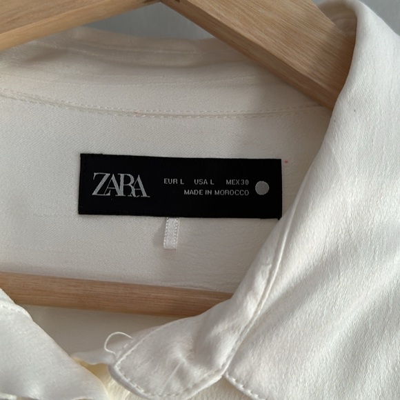 Zara Light Cream Button-Up Shirt - Picture 2 of 3